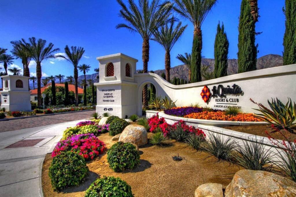 Luxurious Villa With Majestic Mountain View, 12 Pools, Spas, Ground Floor La Quinta Exterior foto