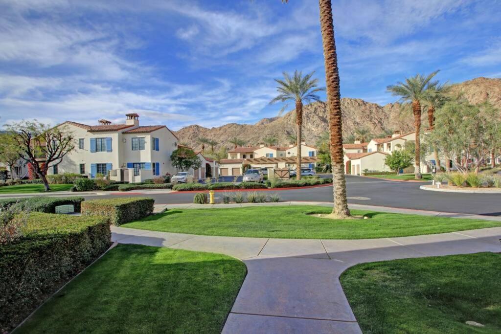 Luxurious Villa With Majestic Mountain View, 12 Pools, Spas, Ground Floor La Quinta Exterior foto